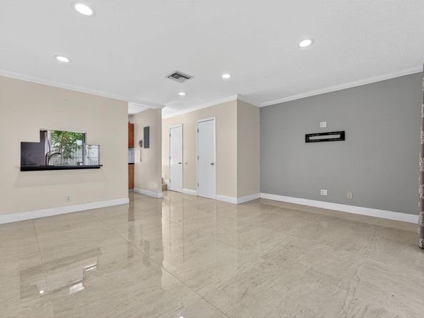 3007 NW 5th Ter, Pompano Beach FL 33064