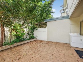 3007 NW 5th Ter, Pompano Beach FL 33064