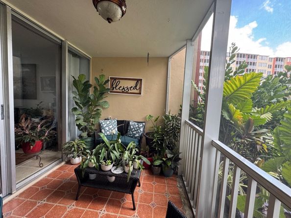 1770 NE 191st St 1121, Miami FL 33179