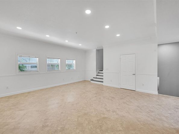 453 NE 1st St, Pompano Beach FL 33060