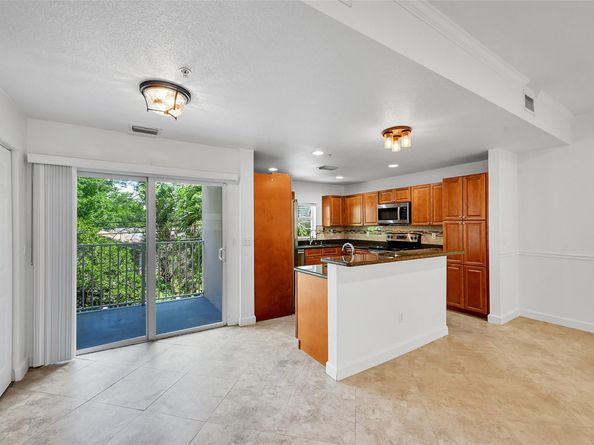 453 NE 1st St, Pompano Beach FL 33060