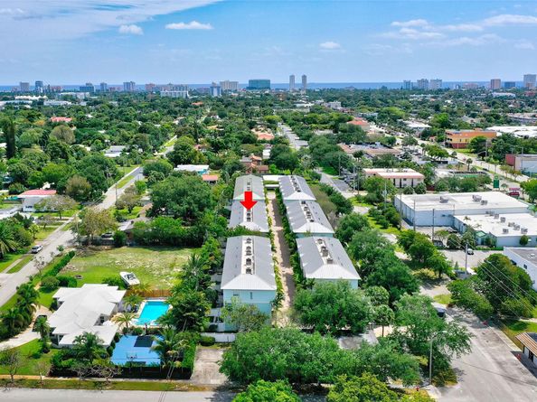453 NE 1st St, Pompano Beach FL 33060