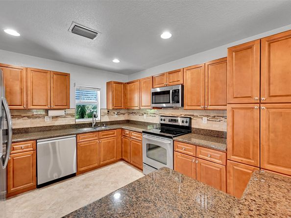453 NE 1st St, Pompano Beach FL 33060