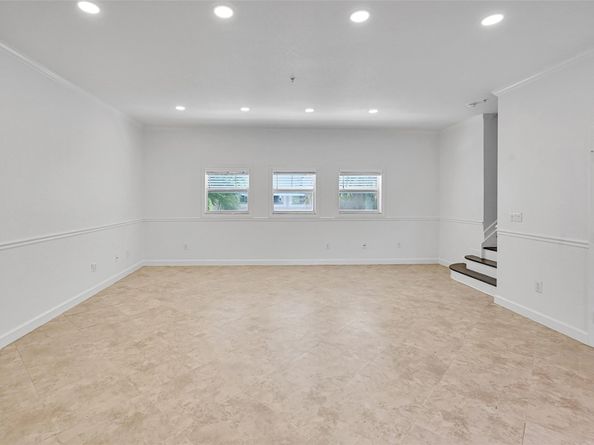 453 NE 1st St, Pompano Beach FL 33060
