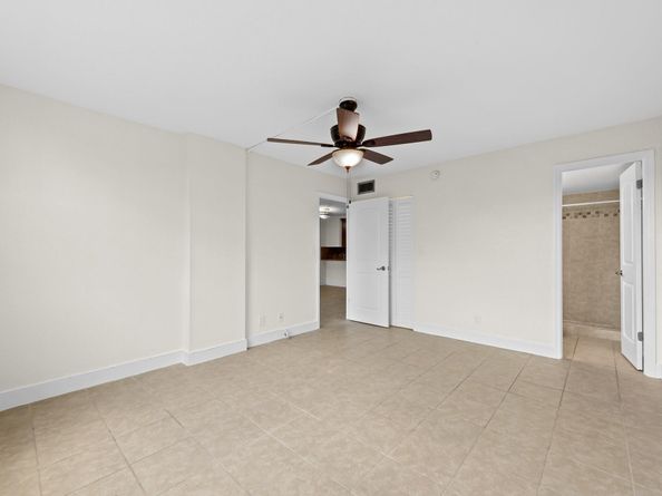 111 Royal Park Dr 1C, Oakland Park FL 33309