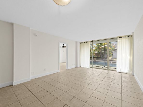 111 Royal Park Dr 1C, Oakland Park FL 33309