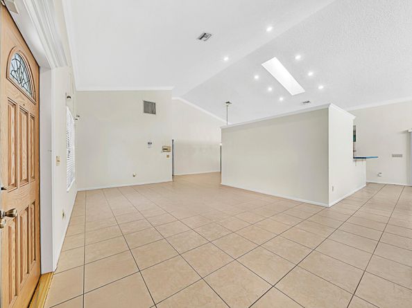 6879 Lake Island Drive, Lake Worth FL 33467