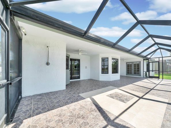 6879 Lake Island Drive, Lake Worth FL 33467