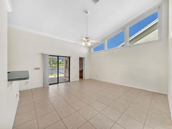 6879 Lake Island Drive, Lake Worth FL 33467