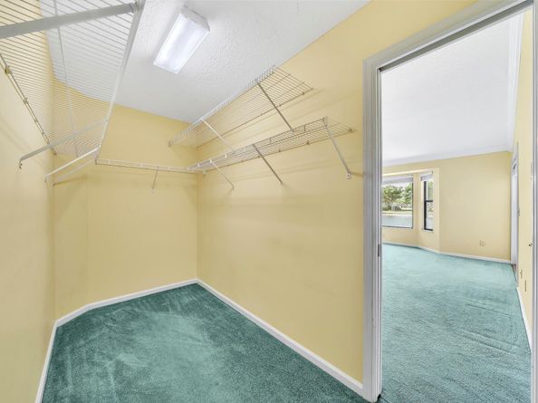 6879 Lake Island Drive, Lake Worth FL 33467