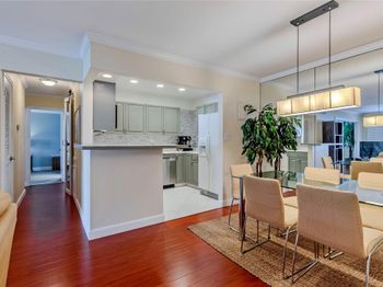 6437 Bay Club Dr