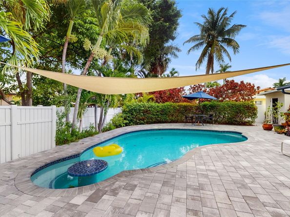 381 SE 6th Ct, Pompano Beach FL 33060