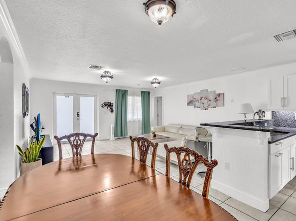 2431 Jamaica Dr, Miramar FL 33023
