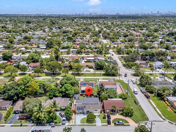 2431 Jamaica Dr, Miramar FL 33023