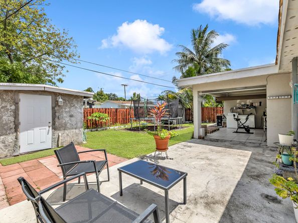 2431 Jamaica Dr, Miramar FL 33023