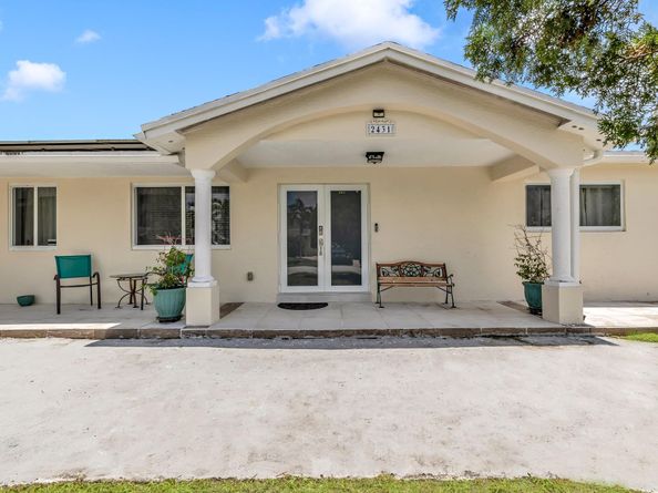 2431 Jamaica Dr, Miramar FL 33023
