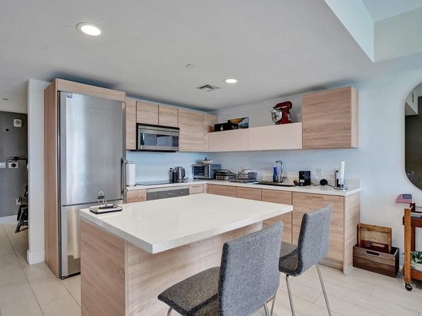 16385 Biscayne Blvd 1518, North Miami Beach FL 33160