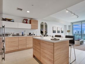 16385 Biscayne Blvd 1518, North Miami Beach FL 33160