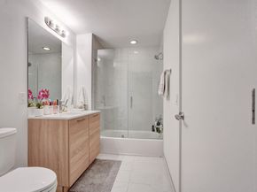 16385 Biscayne Blvd 1518, North Miami Beach FL 33160