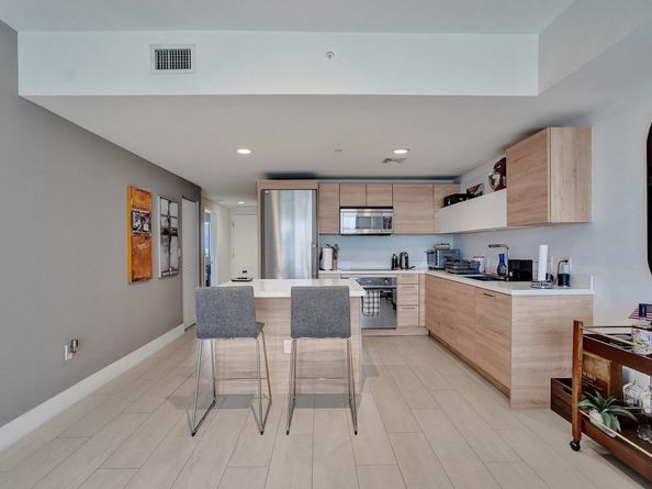 16385 Biscayne Blvd 1518, North Miami Beach FL 33160
