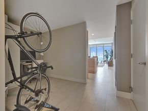 16385 Biscayne Blvd 1518, North Miami Beach FL 33160