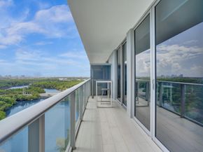 16385 Biscayne Blvd 1518, North Miami Beach FL 33160