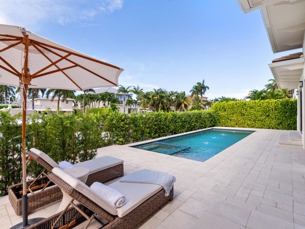 925 Allamanda Drive, Delray Beach FL 33483
