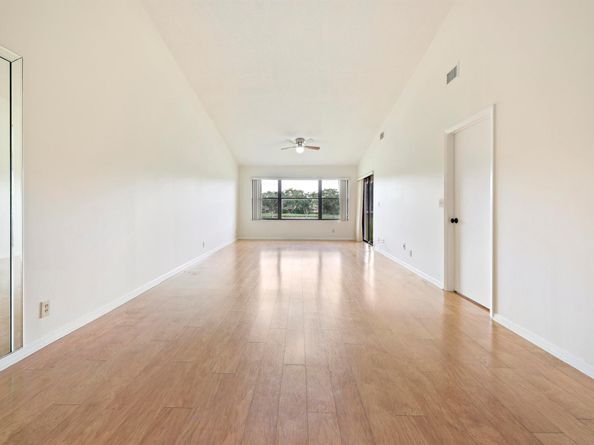 4698 Lucerne Lakes Boulevard E 202, Lake Worth FL 33467
