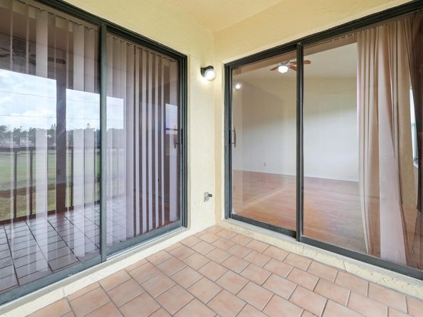 4698 Lucerne Lakes Boulevard E 202, Lake Worth FL 33467
