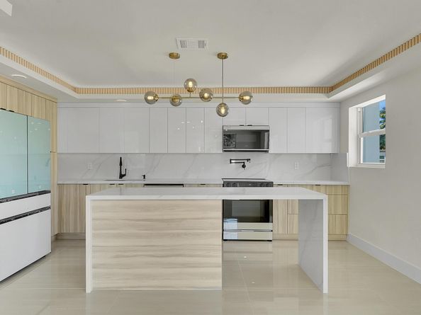 928 Market Street, West Palm Beach FL 33401