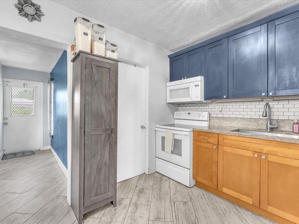 6621 SW 19th St, Pompano Beach FL 33068