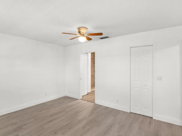 2638 Gately Drive E 16, West Palm Beach FL 33415