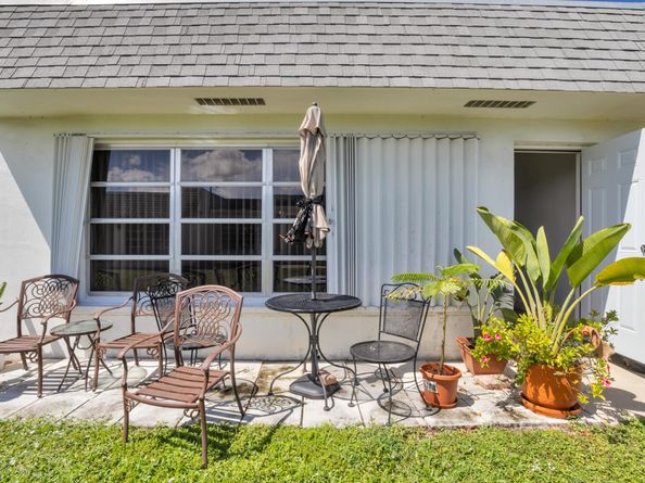 2638 Gately Drive E 16, West Palm Beach FL 33415