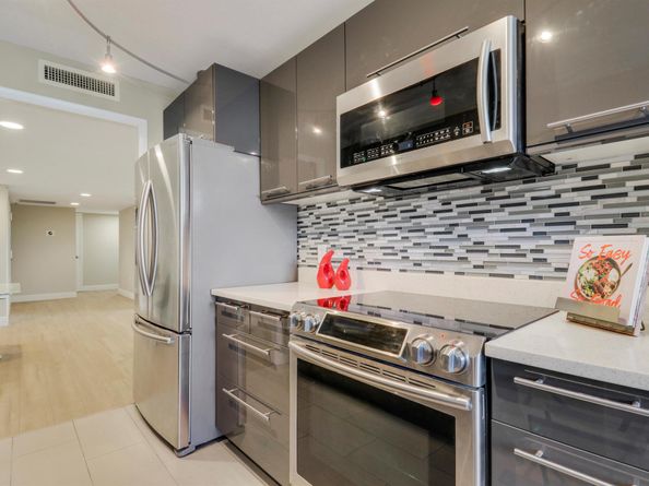 4200 N Ocean Drive 2204, Singer Island FL 33404