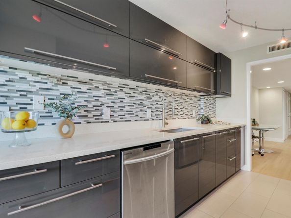 4200 N Ocean Drive 2204, Singer Island FL 33404