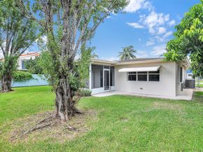 28 SE 8th Ave, Deerfield Beach FL 33441