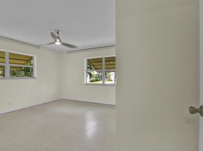 28 SE 8th Ave, Deerfield Beach FL 33441