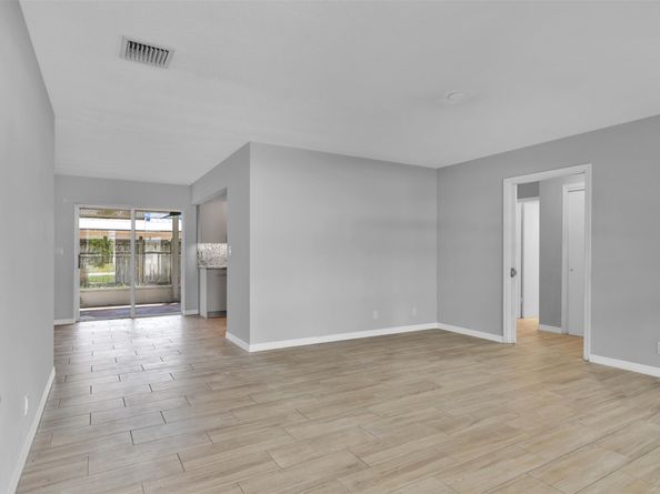 28 SE 8th Ave, Deerfield Beach FL 33441