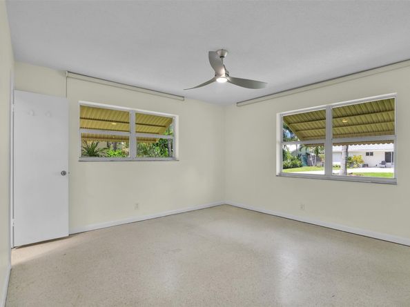 28 SE 8th Ave, Deerfield Beach FL 33441