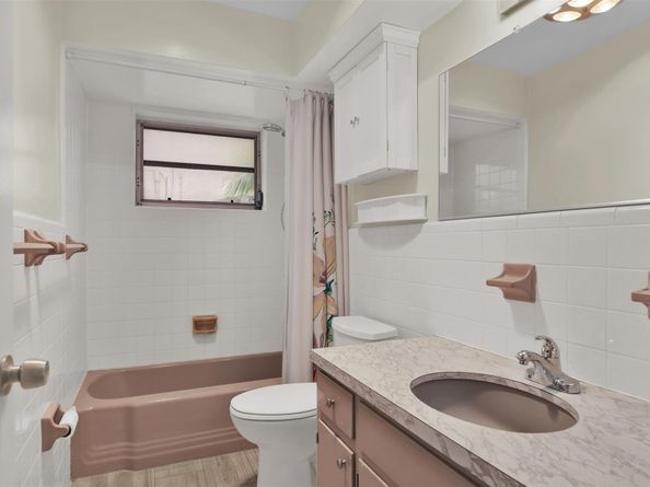 28 SE 8th Ave, Deerfield Beach FL 33441