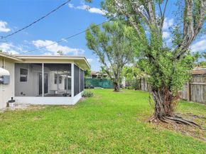 28 SE 8th Ave, Deerfield Beach FL 33441