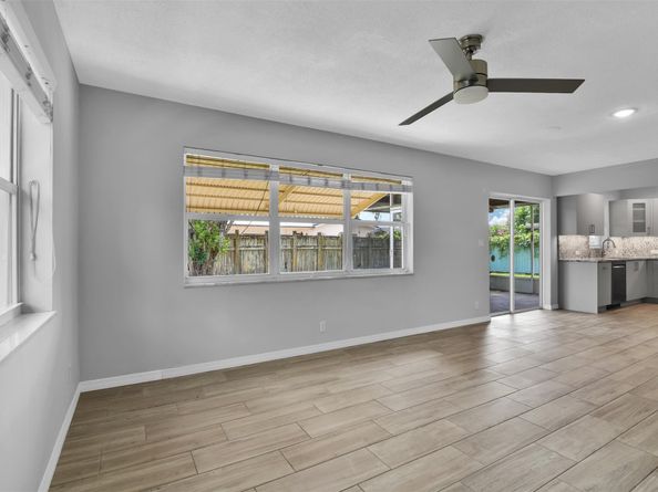 28 SE 8th Ave, Deerfield Beach FL 33441
