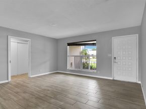 28 SE 8th Ave, Deerfield Beach FL 33441