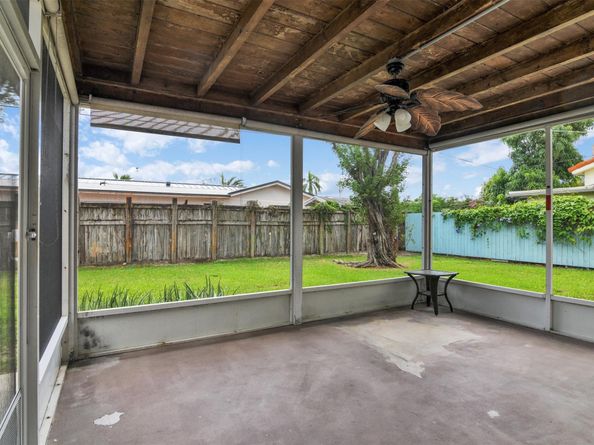 28 SE 8th Ave, Deerfield Beach FL 33441