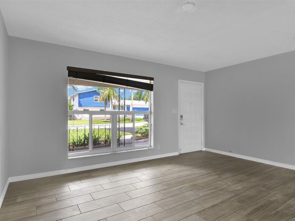 28 SE 8th Ave, Deerfield Beach FL 33441