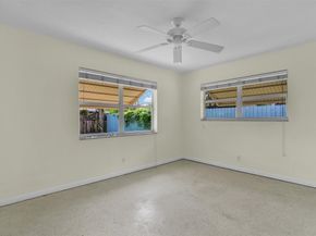 28 SE 8th Ave, Deerfield Beach FL 33441