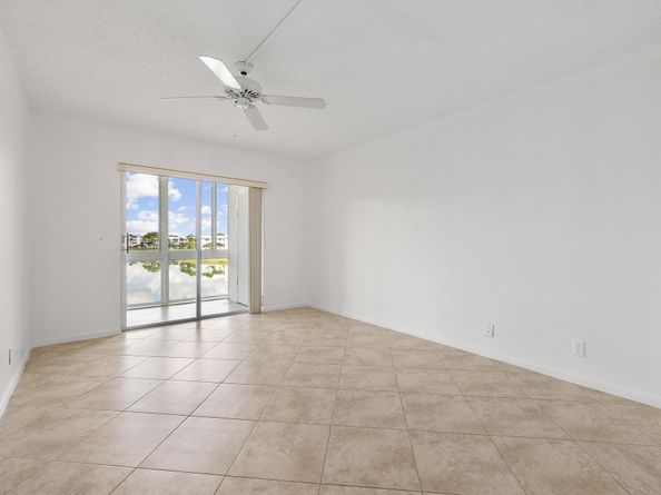 306 Wellington E, West Palm Beach FL 33417