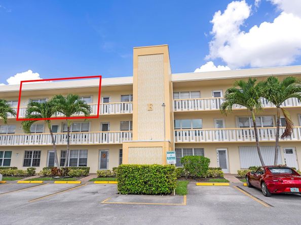 306 Wellington E, West Palm Beach FL 33417