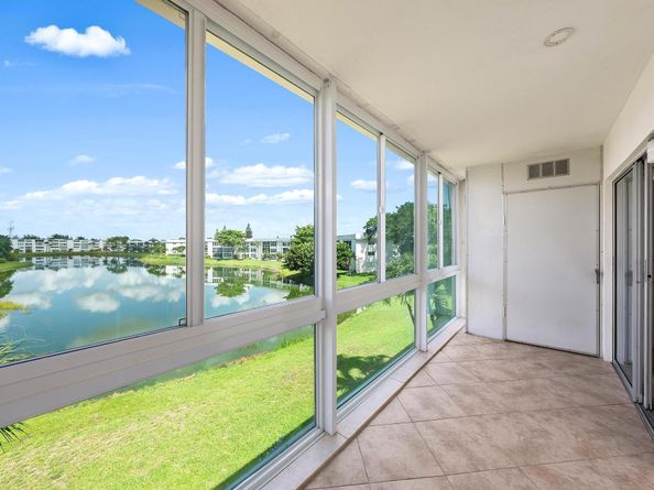 306 Wellington E, West Palm Beach FL 33417