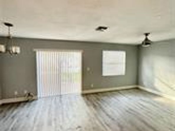 8588 Jade Dr, Tamarac FL 33321